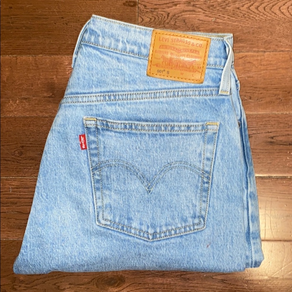 Light Wash Slim Fit 501